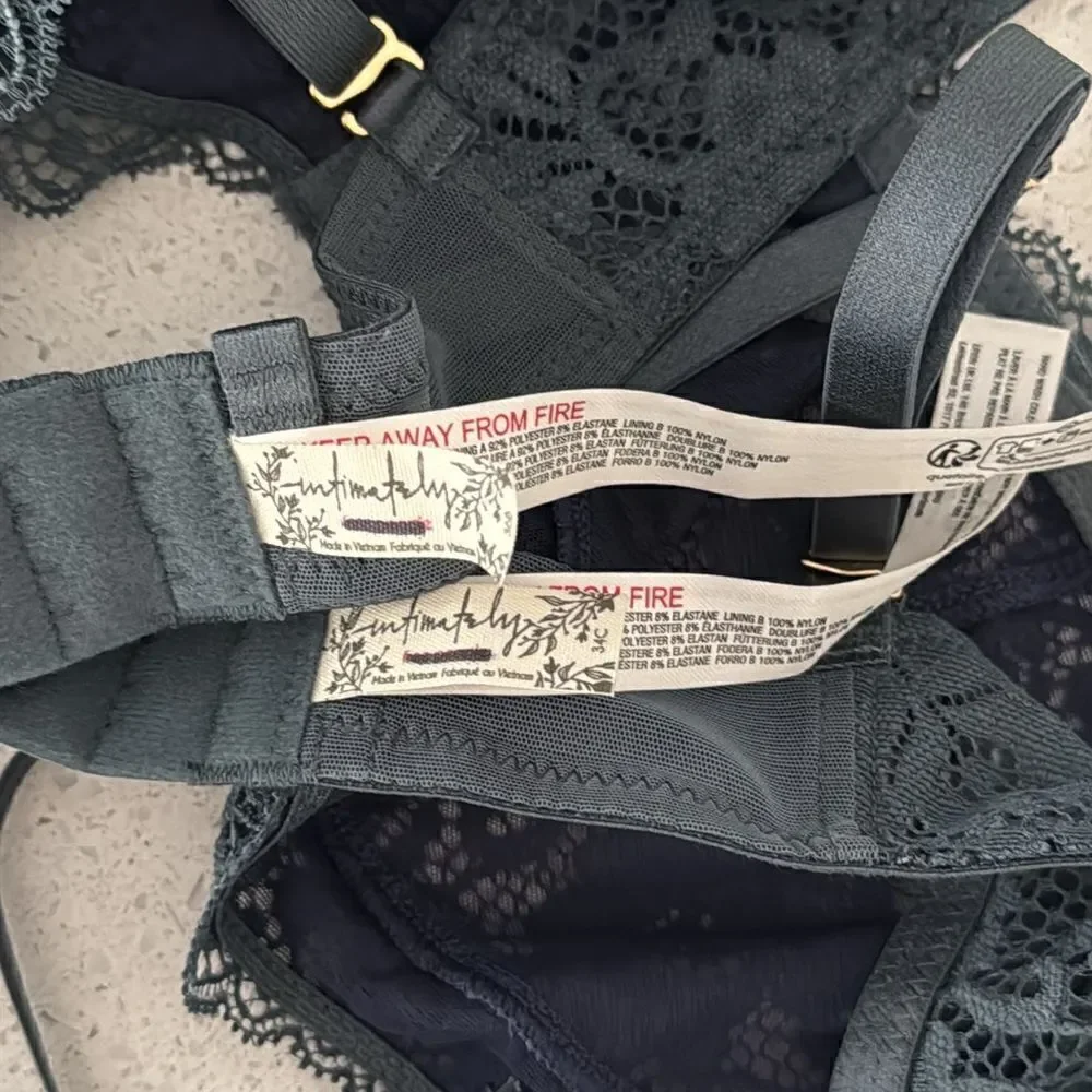 NWOT Free People Maya Convertible Underwire Bra Lace Semi Sheer Adjustable Strap